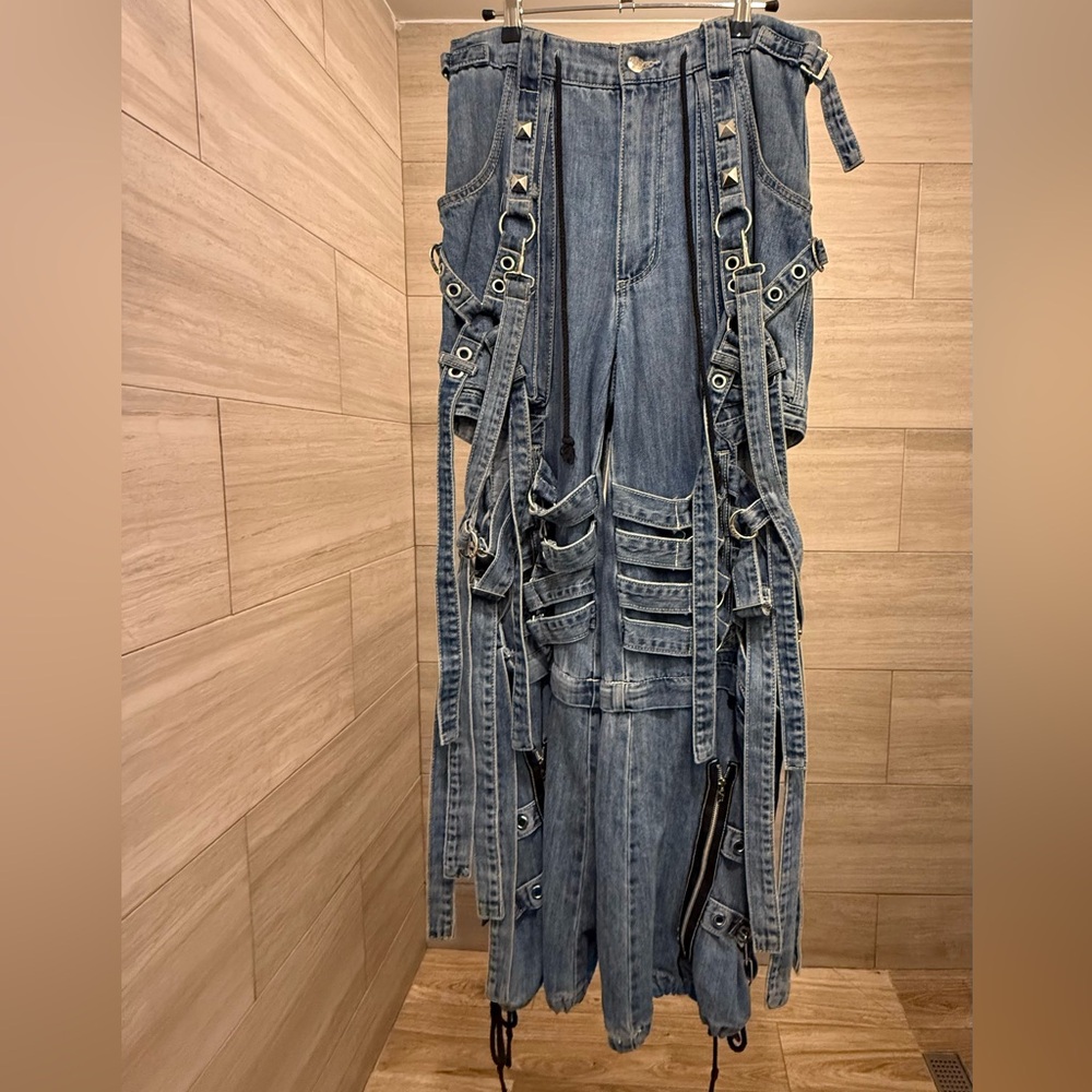 Tripp NYC Cut Out Convertible Pants/Shorts XS